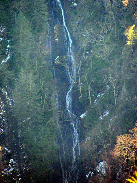 Zoom of center part of Buckeye Falls (poor quality)