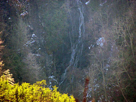 Zoom view of lower part of Buckeye Falls (poor quality) 