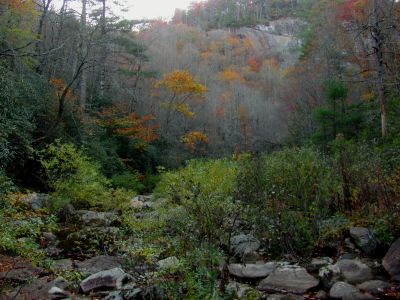 Colors along the Bonas Wall as it fades out of my sight 

