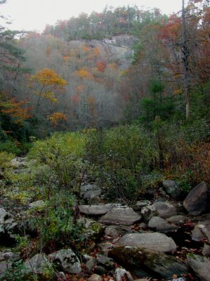 Colors along the Bonas Wall as it fades out of my sight 
