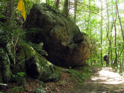 Large rock formation on the trail to Roseboro
